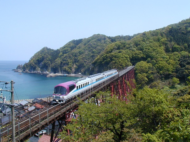 写真(4)餘部鉄橋_列車.JPG